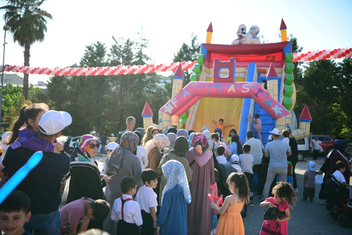  Çayırova Belediyesi Çocuk Kulüpleri’ne renkli kapanış