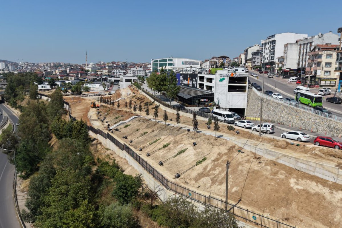  Fatih Sultan Mehmet Parkı’nda çalışmalar sürüyor