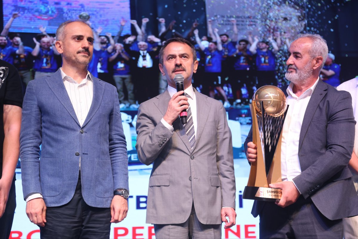 Çayırova Belediyesi’nin sporcuları ödül törenine damga vurdu