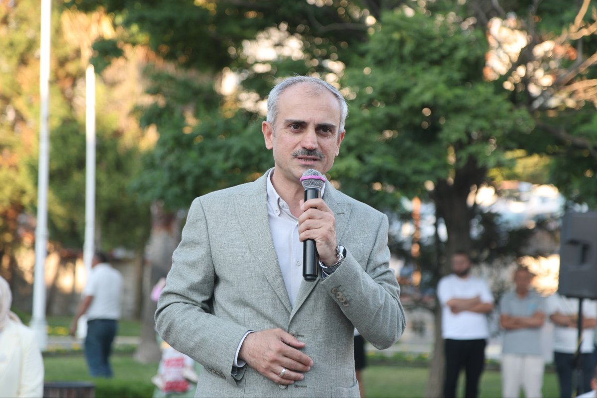 Açık havada tiyatro resitali sunup, sertifikalarını aldılar