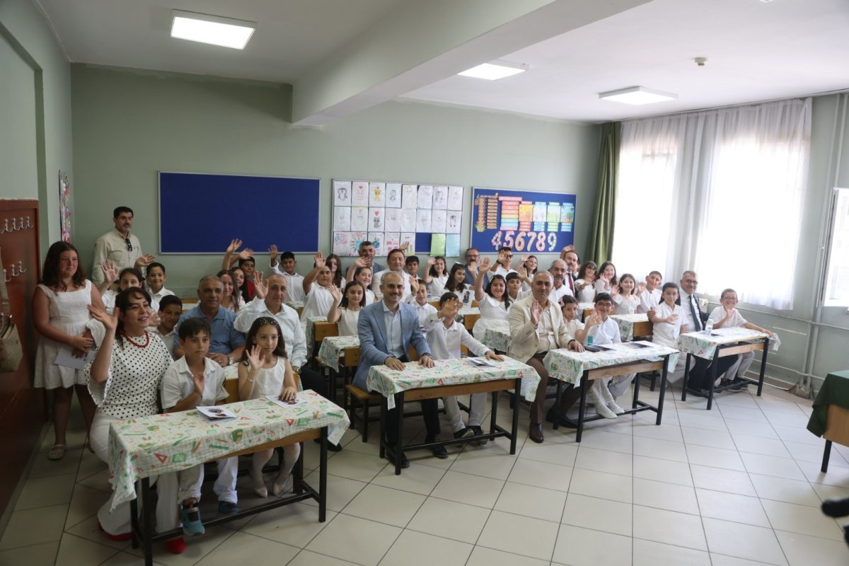 Çayırova’da karne coşkusu yaşandı