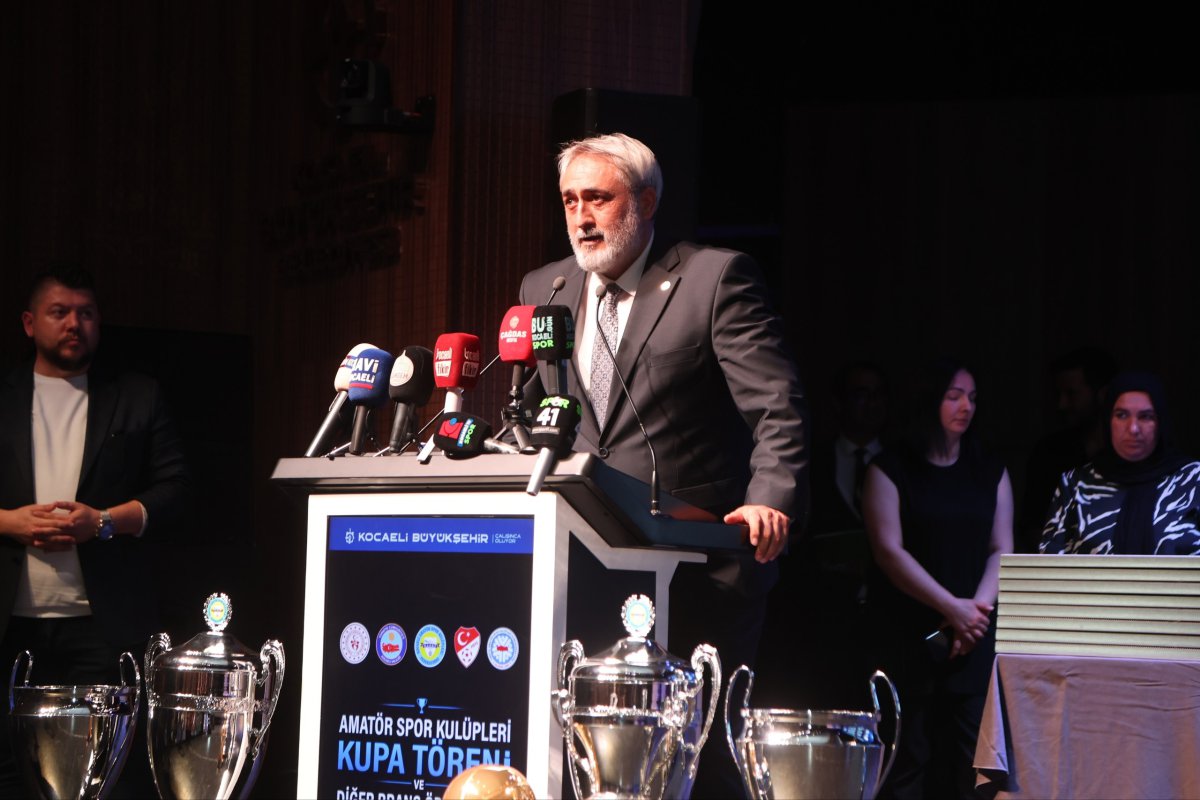Çayırova Belediyesi’nin sporcuları ödül törenine damga vurdu