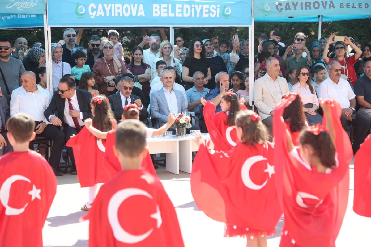 Çayırova’da karne coşkusu yaşandı