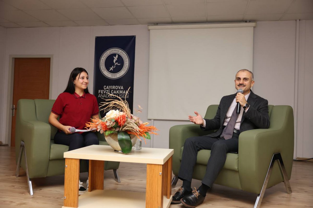 Çiftçi, Fevzi Çakmak Lisesi’ndeki gençlerle bir araya geldi