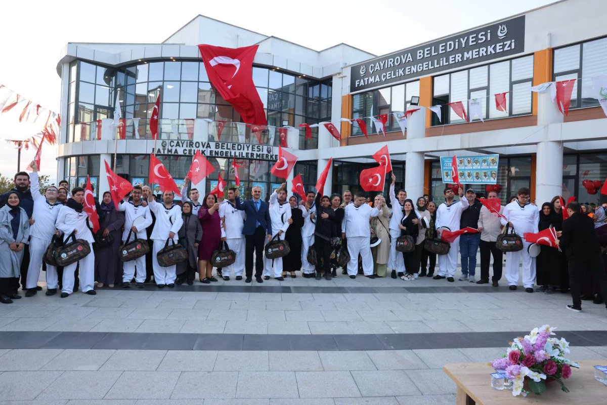 Çayırova’nın özel askerlerine kına gecesi