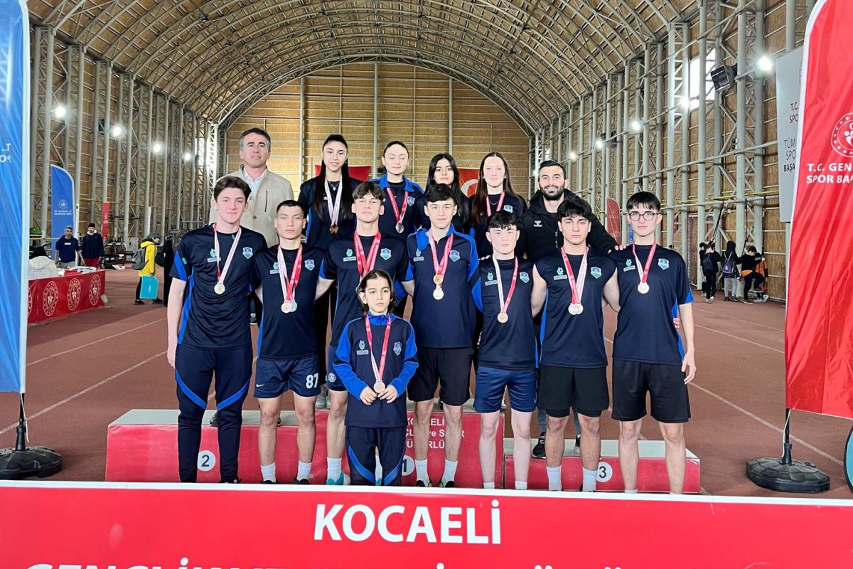 Çayırova Belediyesi’ne atletizmde 19 madalya