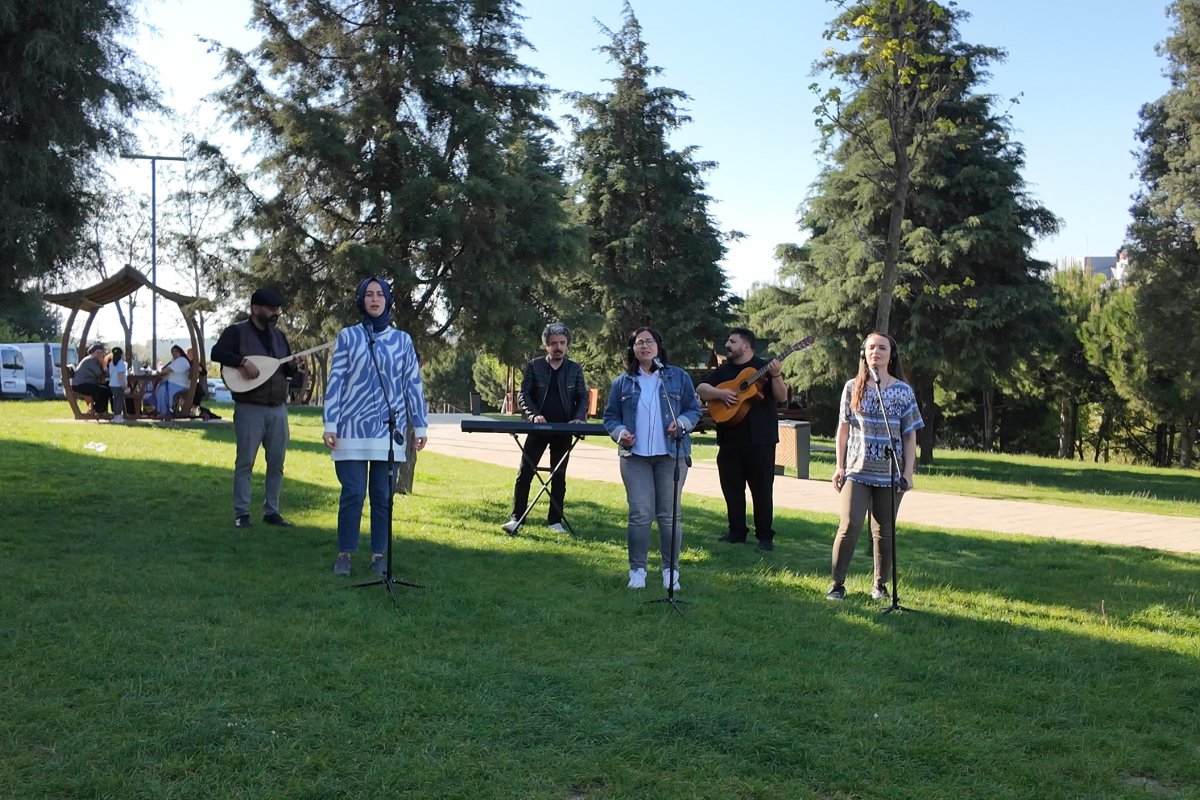 Çayırovalı kursiyerler ve öğretmenler doğa için çaldı