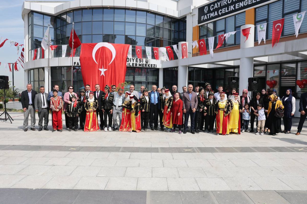 Özel bireylerden, Çayırova’da en özel program