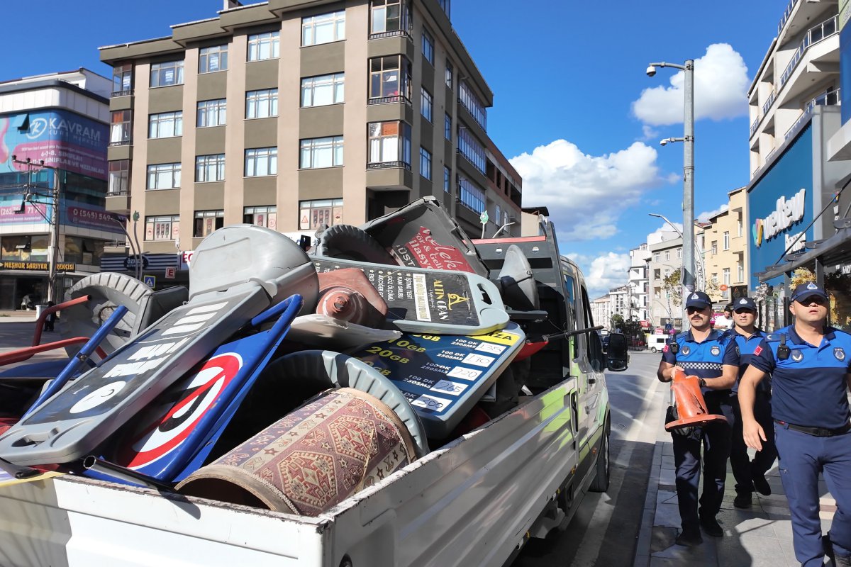 Çayırova Zabıtası, caddelerde işgallere geçit vermiyor