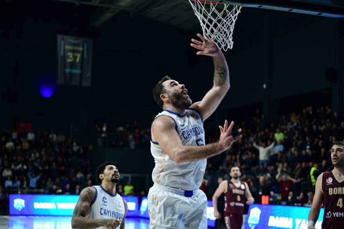 Nefes kesen maçta kazanan Çayırova Belediyesi