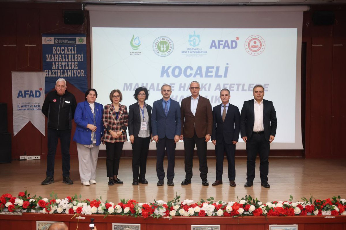  Çayırova’da ‘Mahalle Halkı Afetlere Hazırlık Eğitimi’ programı başladı