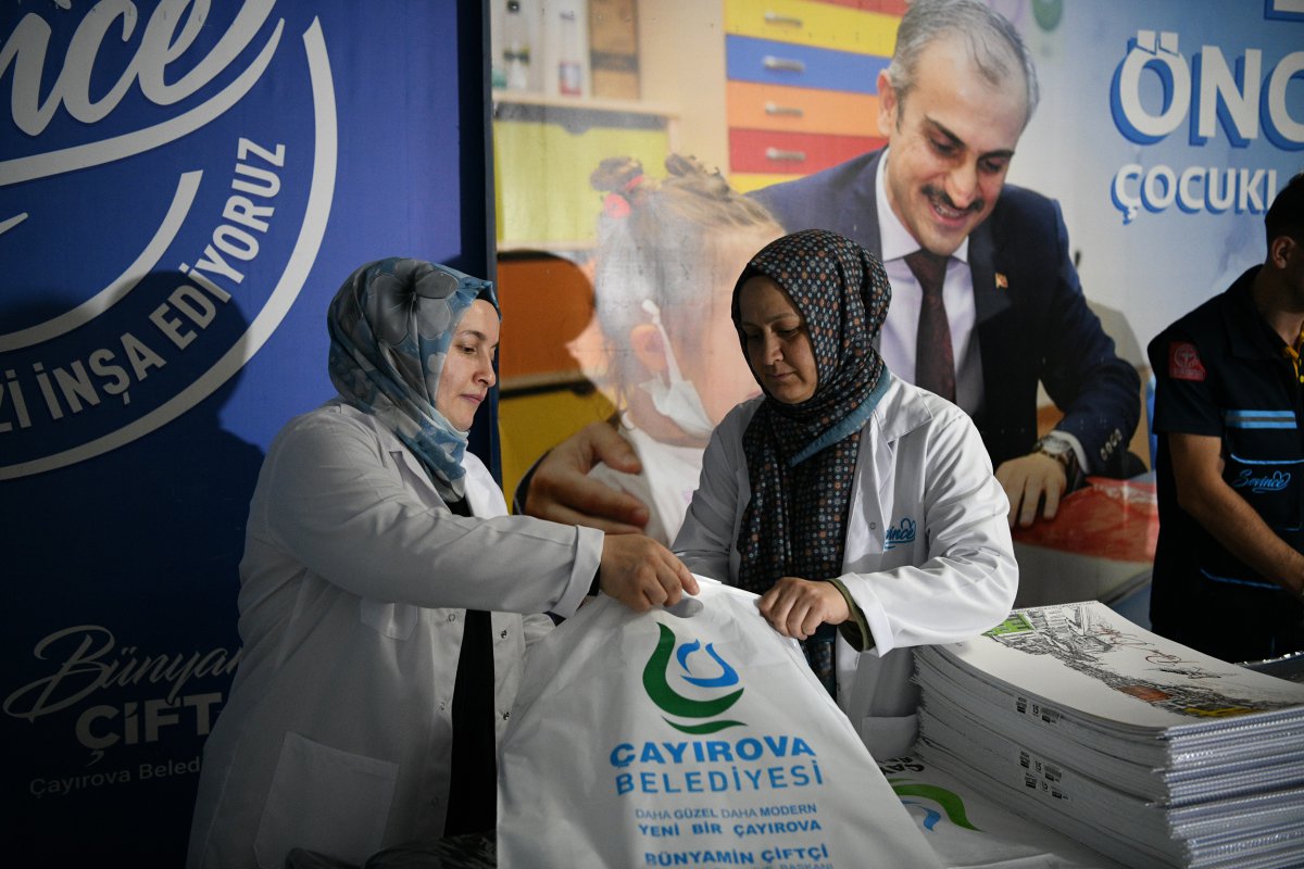 Çayırova’da ihtiyaç sahibi öğrencilere kırtasiye desteği