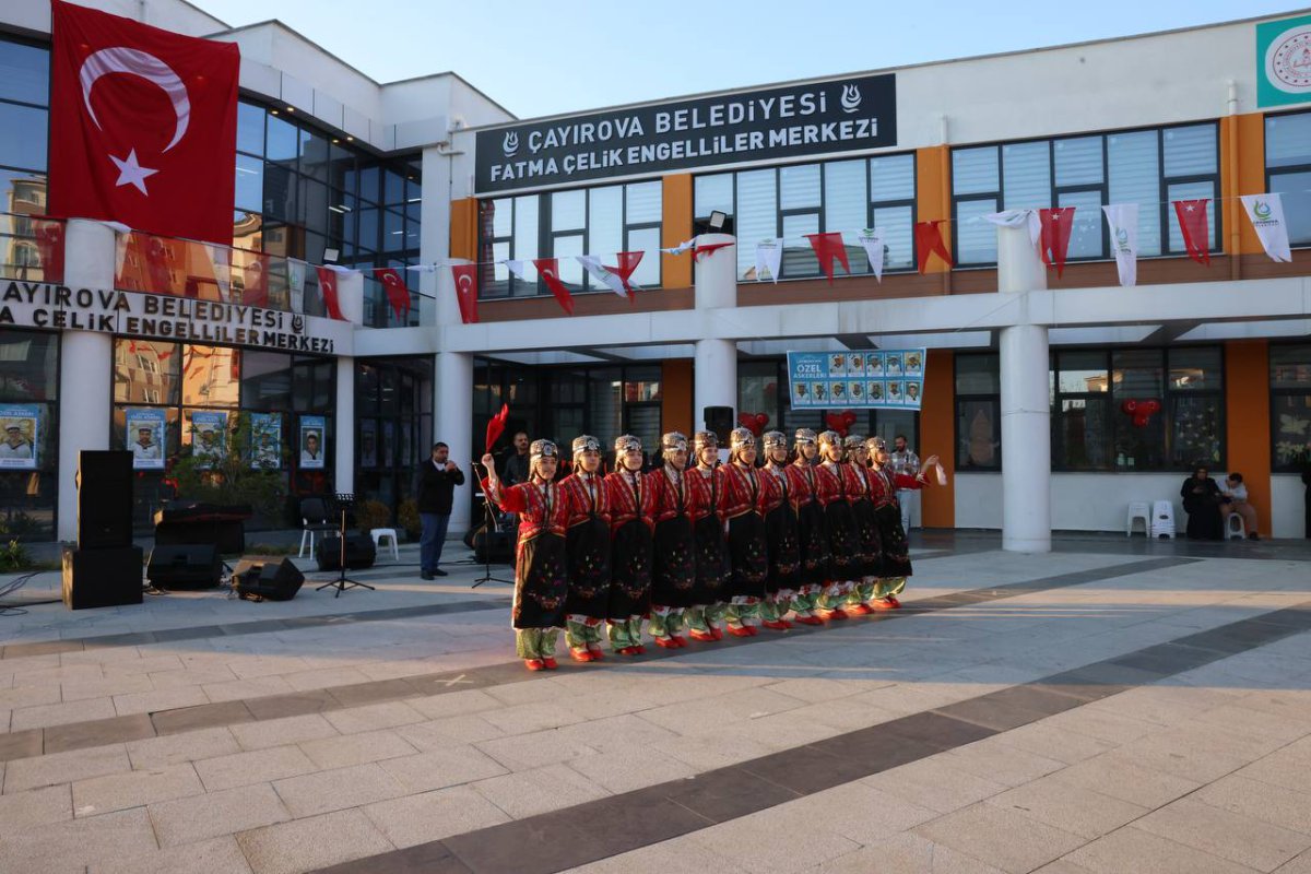 Çayırova’nın özel askerlerine kına gecesi