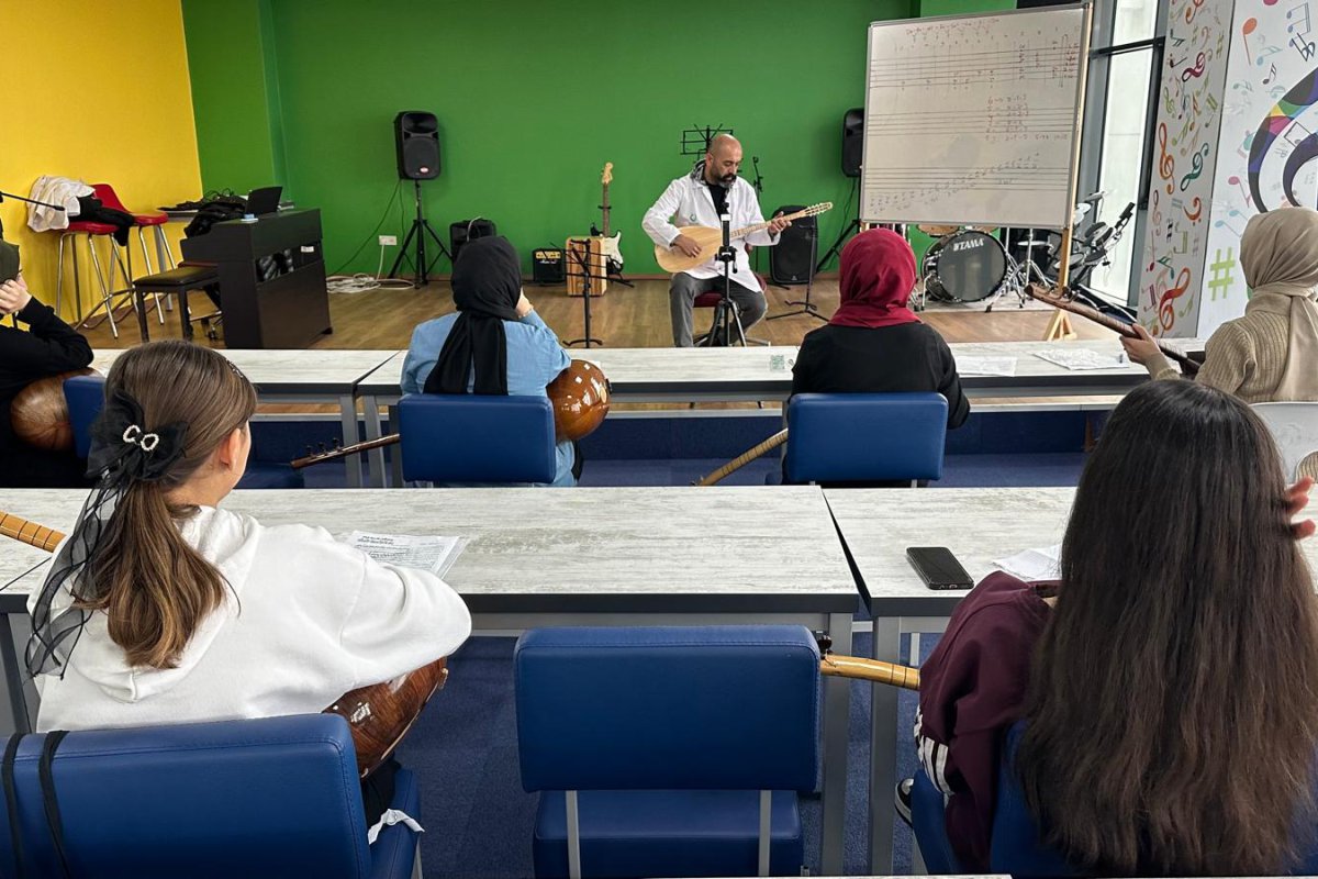 Çayırovalılar, bağlama kurslarından çok memnun