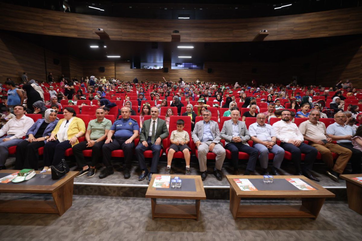 Çayırovalı minikler, geri dönüşümü eğlenerek öğrendi