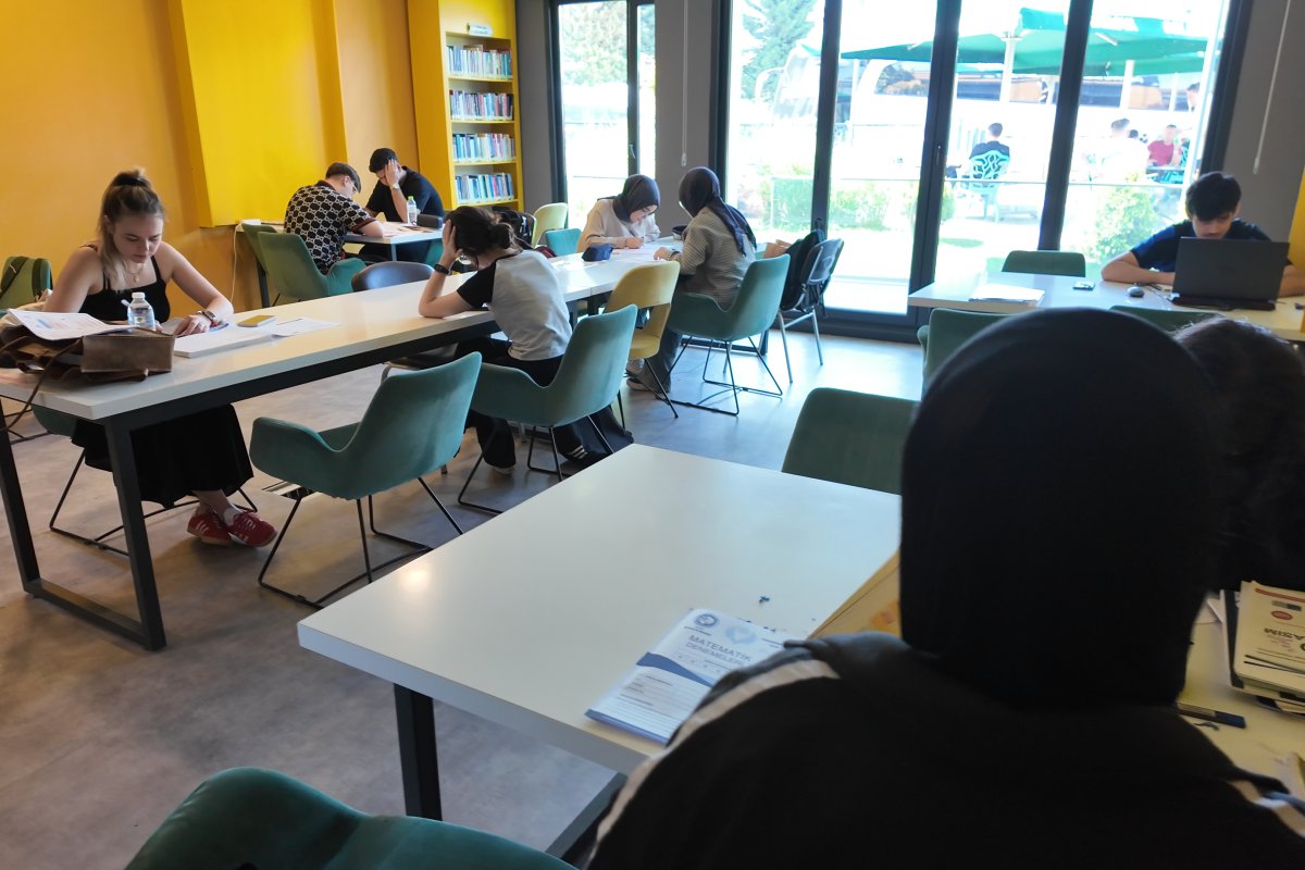 7/24 hizmete gençlerden tam not