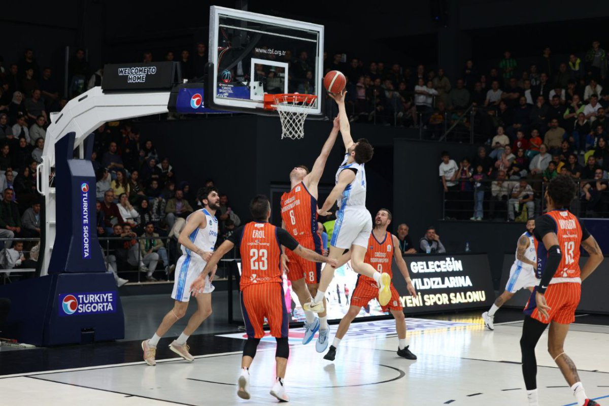 Çayırova Belediyesi, yarı finale yükseldi