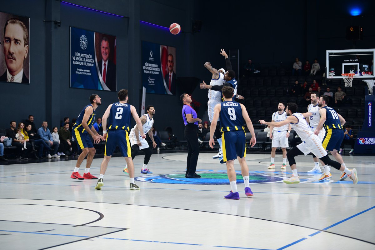 Çayırova Belediyesi, sezonun ilk yarısını galibiyetle kapattı