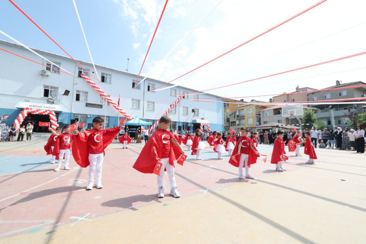 Çayırova’da karne heyecanı yaşandı