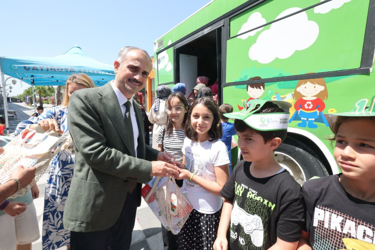 Çayırovalı minikler, geri dönüşümü eğlenerek öğrendi