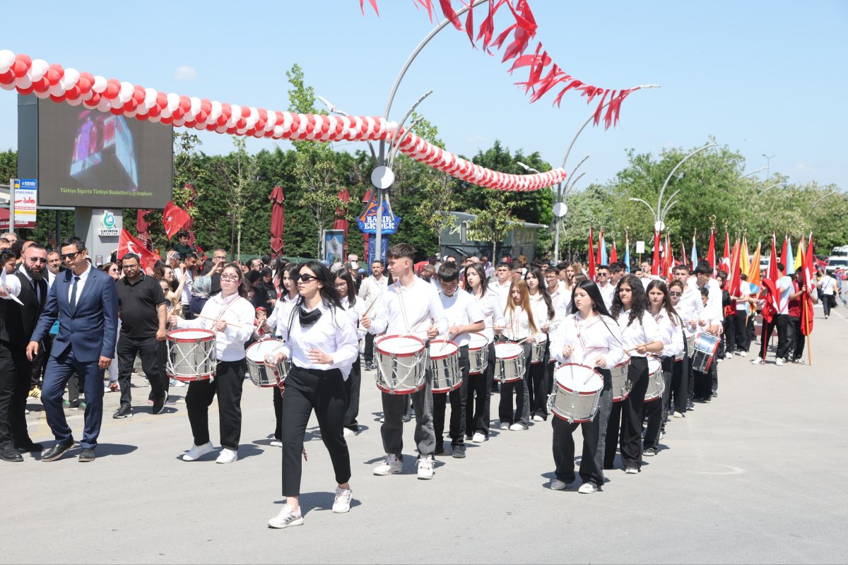 Çayırova’da 19 Mayıs coşkusu
