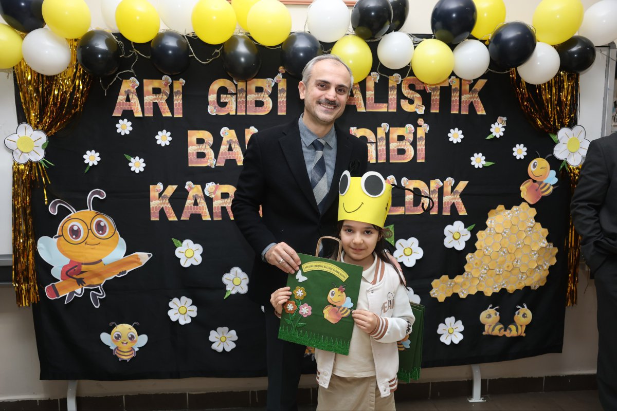 Çayırovalı öğrenciler karne heyecanı yaşadı