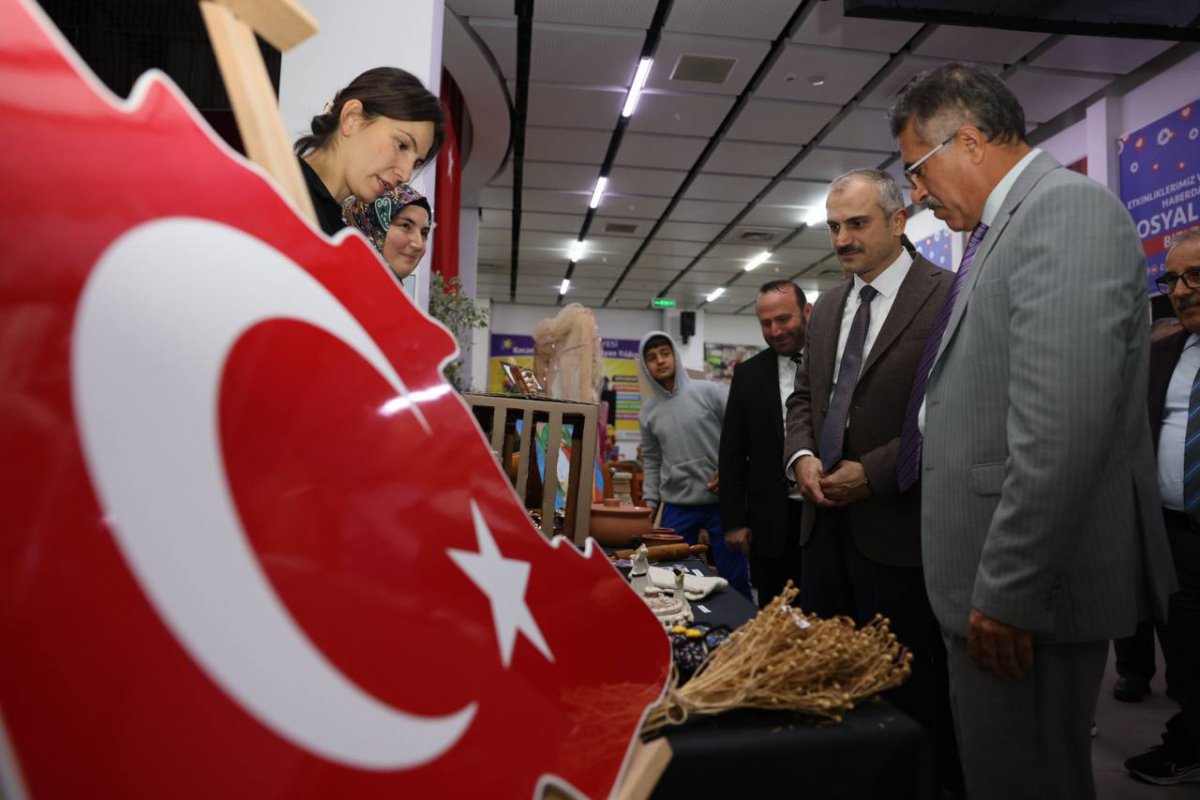 Çayırovalı özel bireylerin hünerleri ayakta alkışlandı