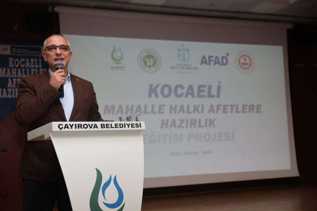  Çayırova’da ‘Mahalle Halkı Afetlere Hazırlık Eğitimi’ programı başladı