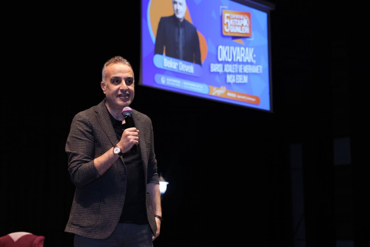 Bekir Develi, Çayırovalı sevenleriyle bir araya geldi