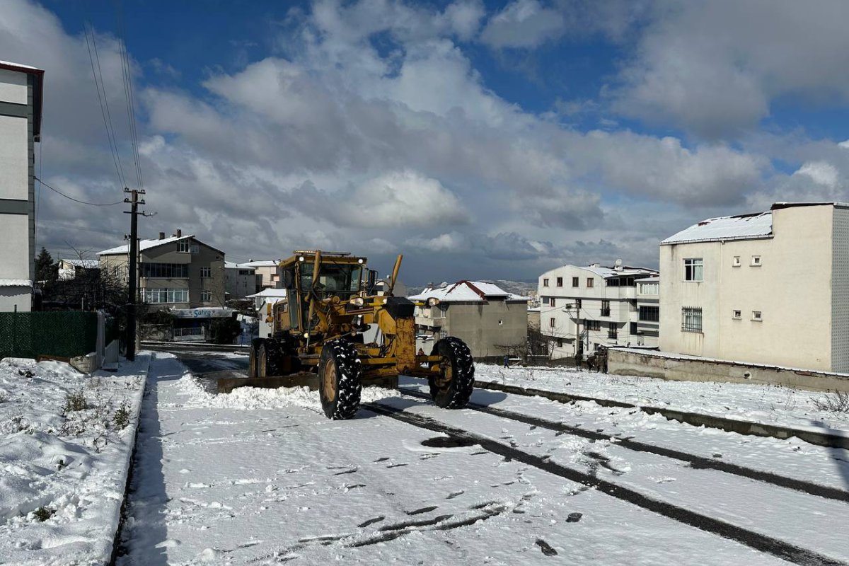 Çayırova’da ekipler kar teyakkuzunda