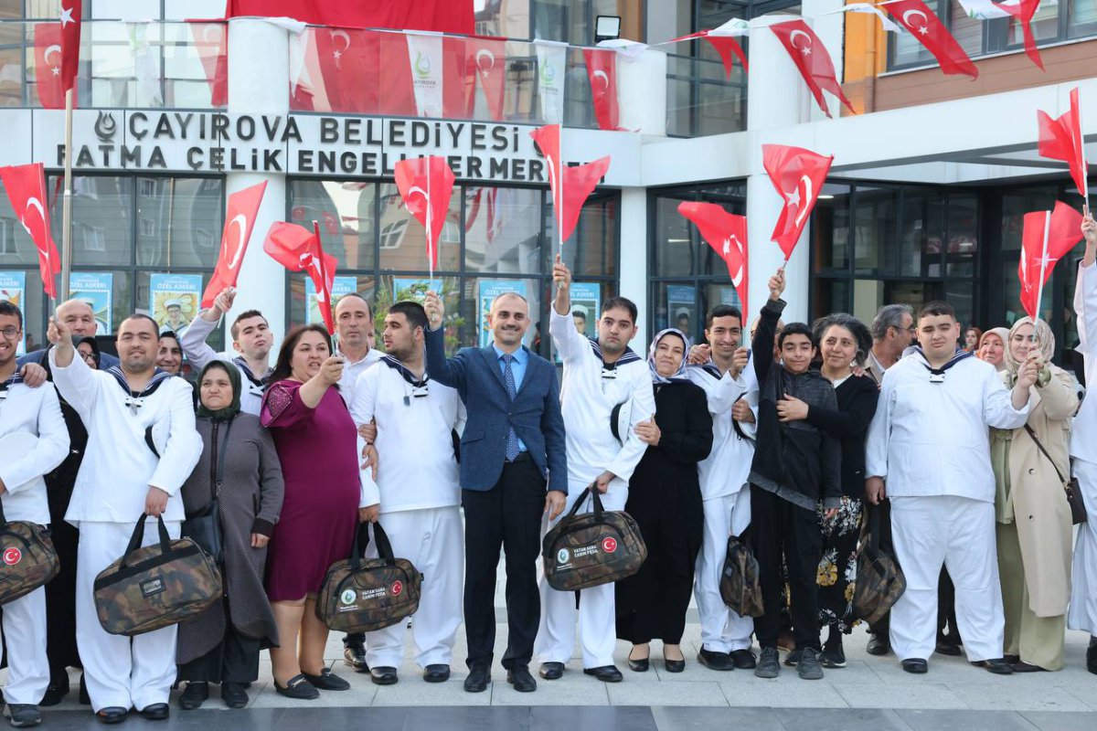 Çayırova’nın özel askerlerine kına gecesi