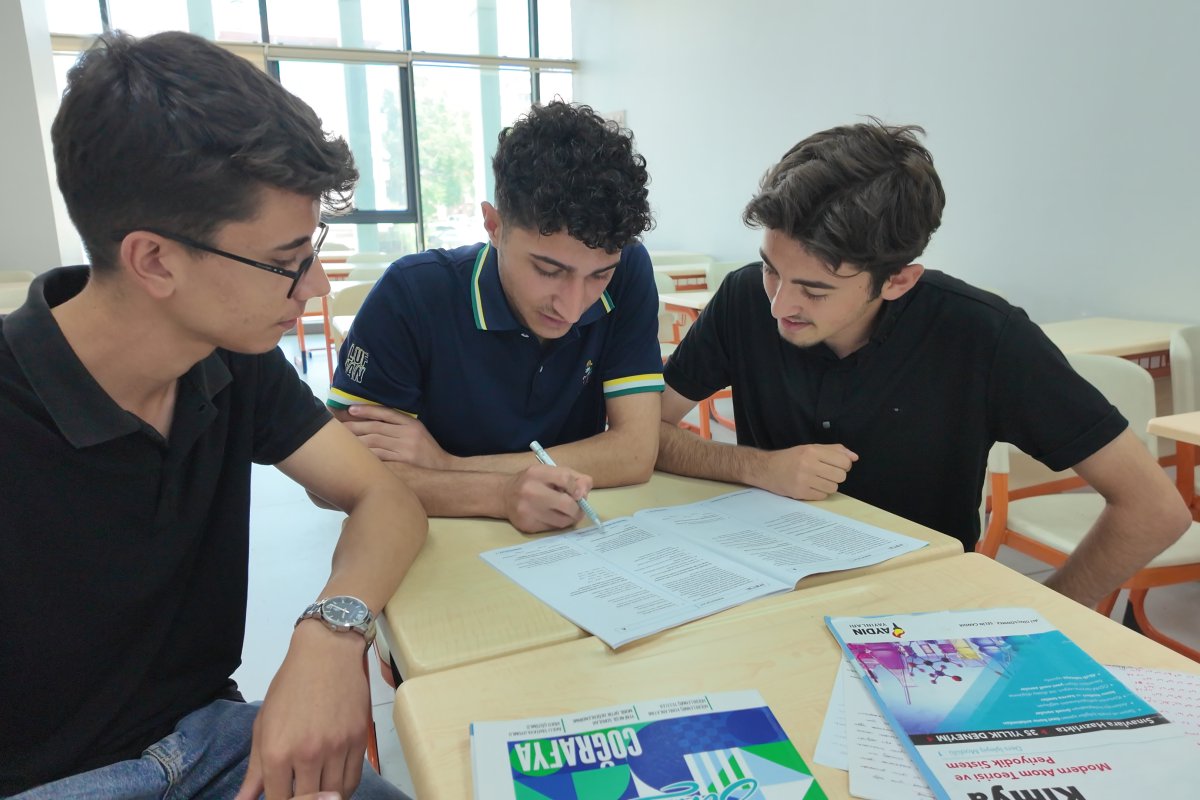 Çayırovalı öğrenciler, YKS’ye gençlik merkezinde hazırlandılar