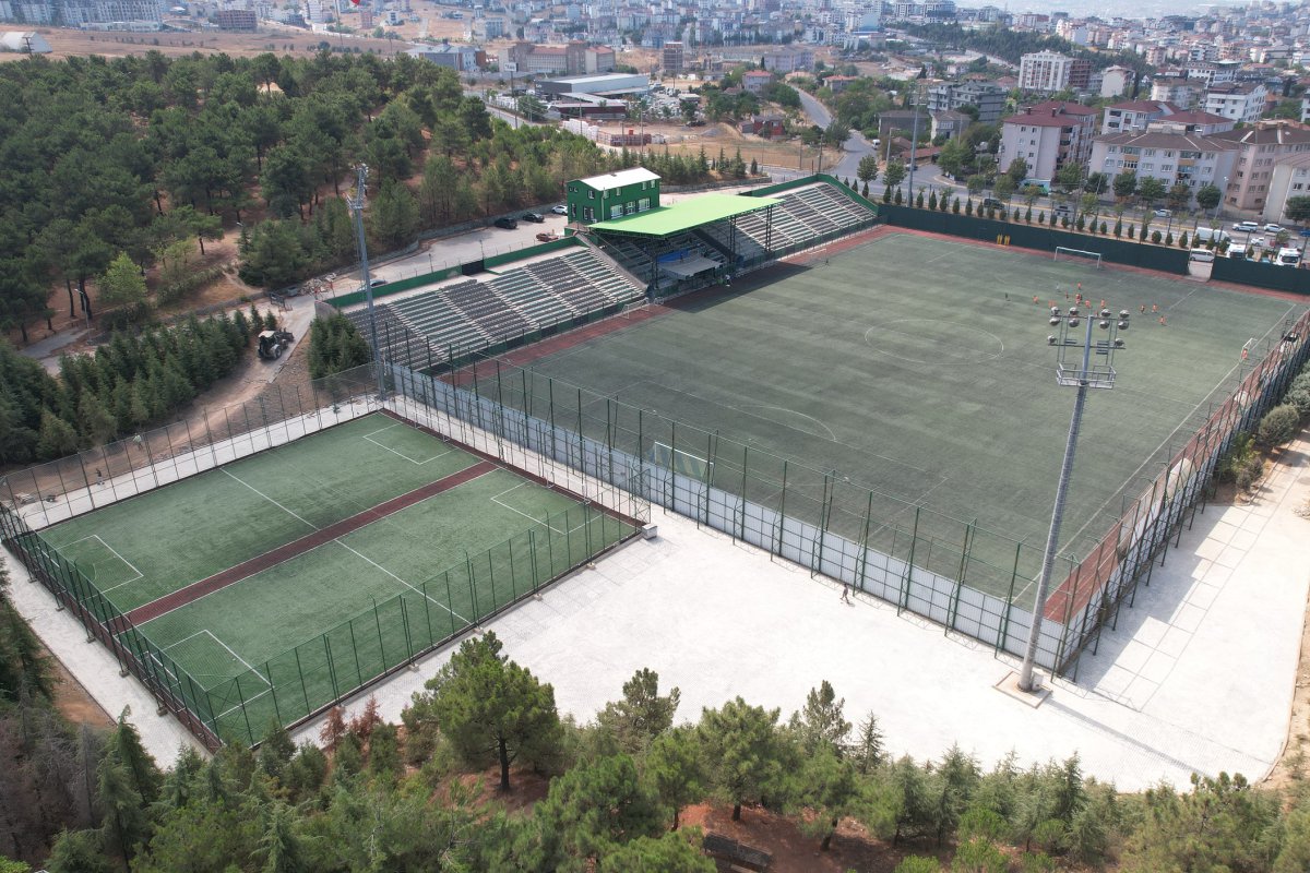 Park ve Bahçeler ekiplerinden çevre düzenleme çalışmaları