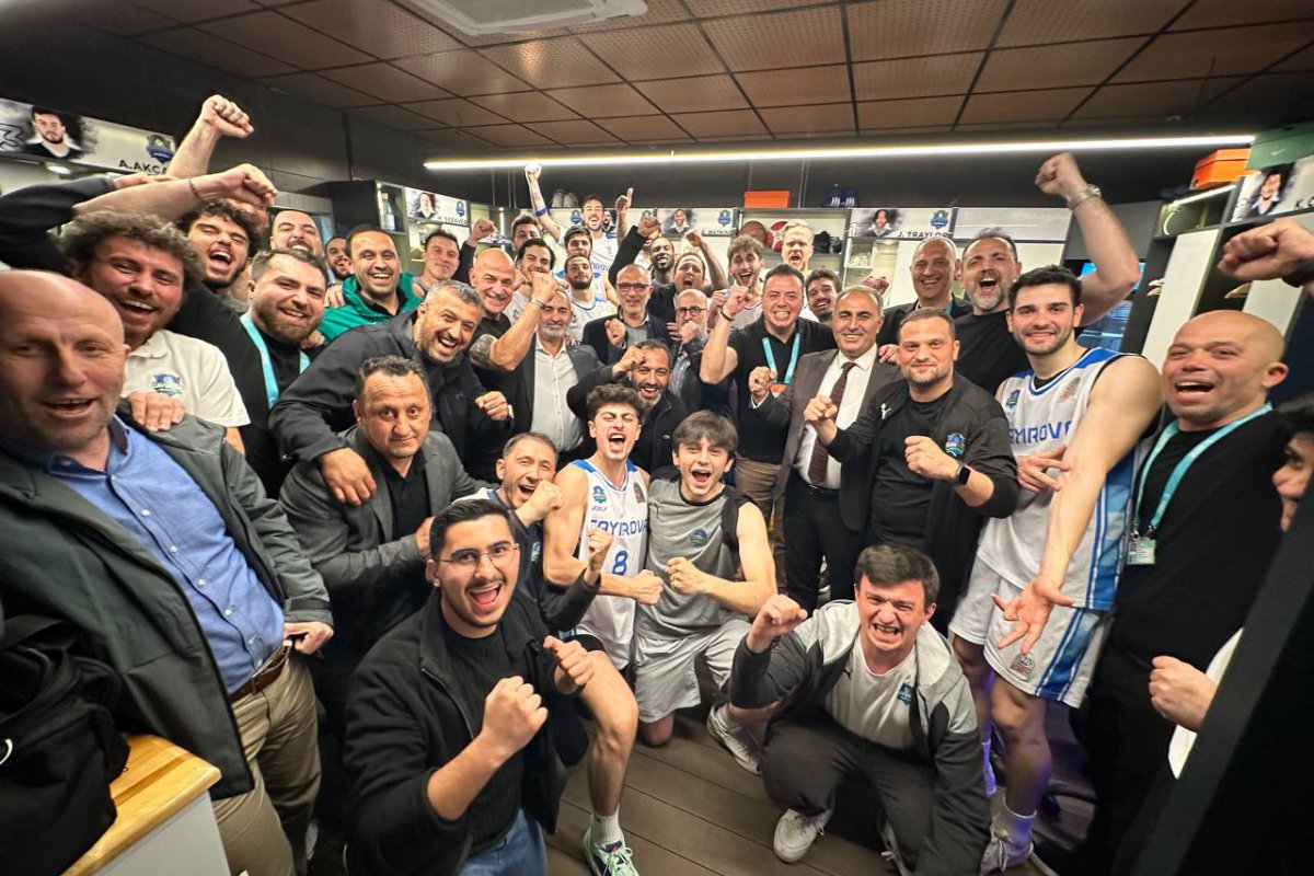 Çayırova Belediyesi, yarı finale yükseldi