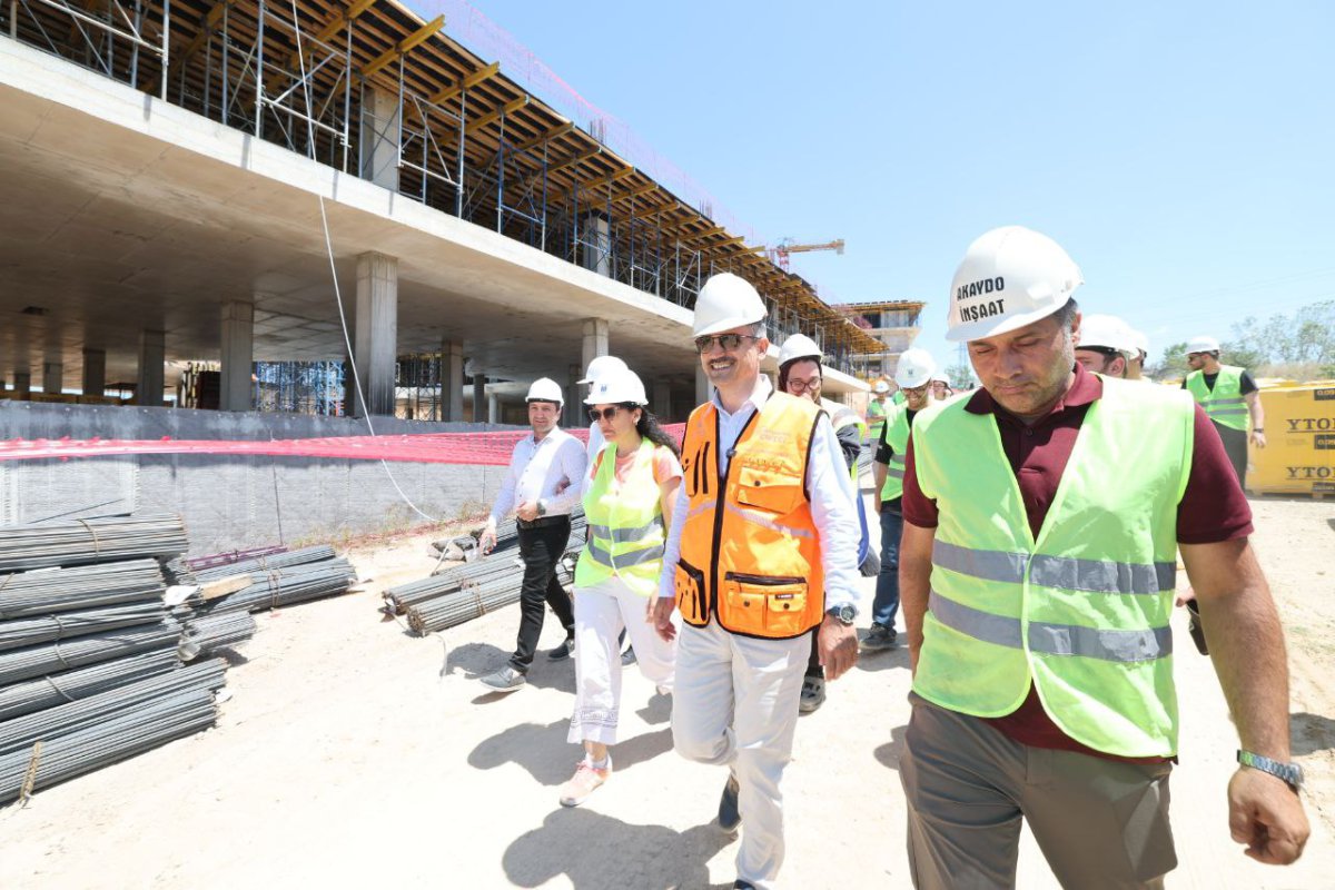 Başkan Çiftçi, geleceğin mühendislerine spor lisesini anlattı