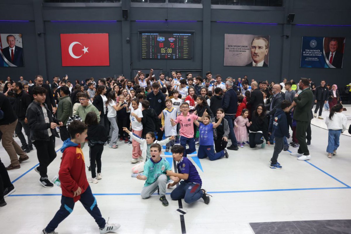 Çayırova Belediyesi, yarı finale yükseldi