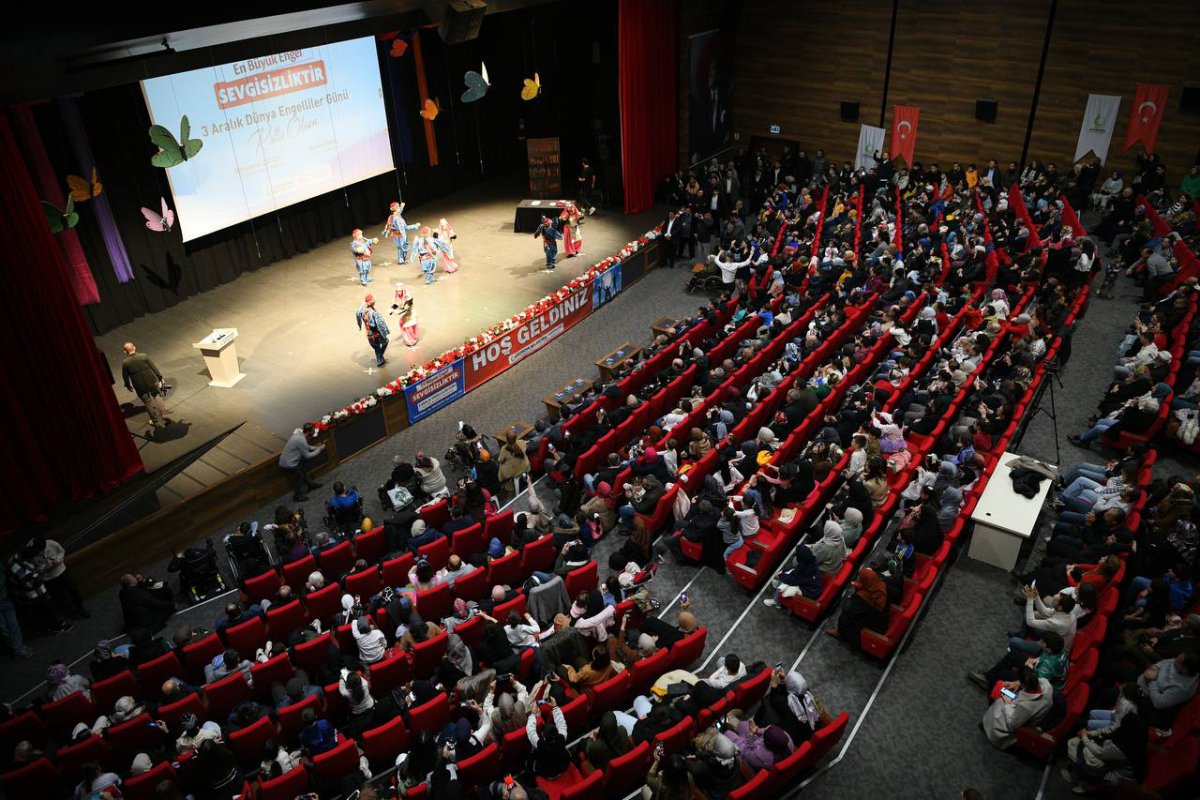 Çayırovalı özel bireylerin hünerleri ayakta alkışlandı