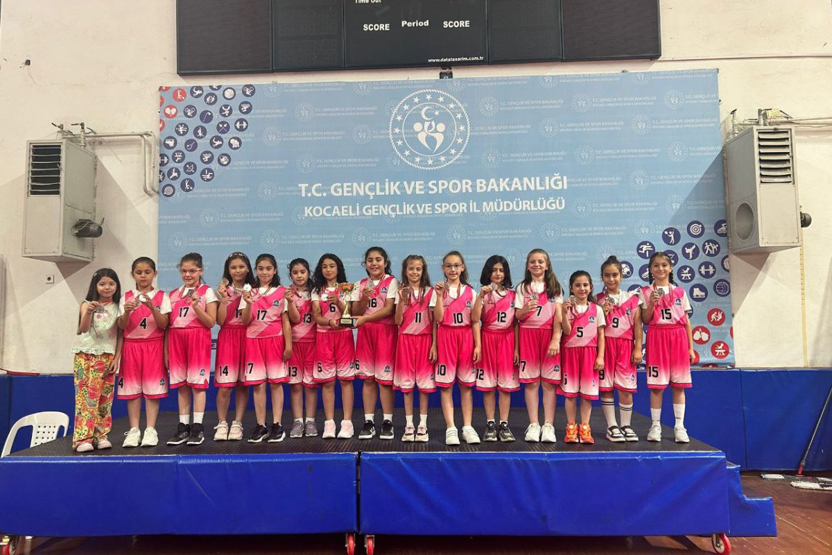 Çayırova’nın sporcuları madalya ve kupalara doymuyor