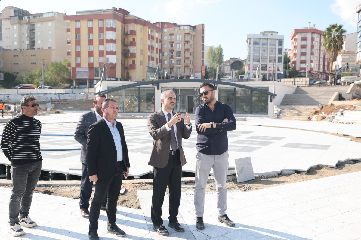 Çiftçi, Kent Meydanı’nda incelemeler gerçekleştirdi