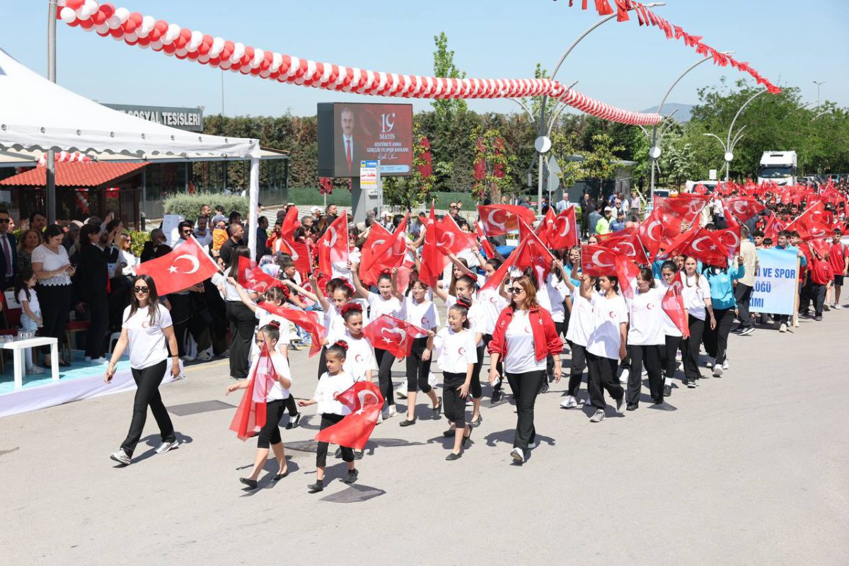 Çayırova’da 19 Mayıs dolu dolu geçti