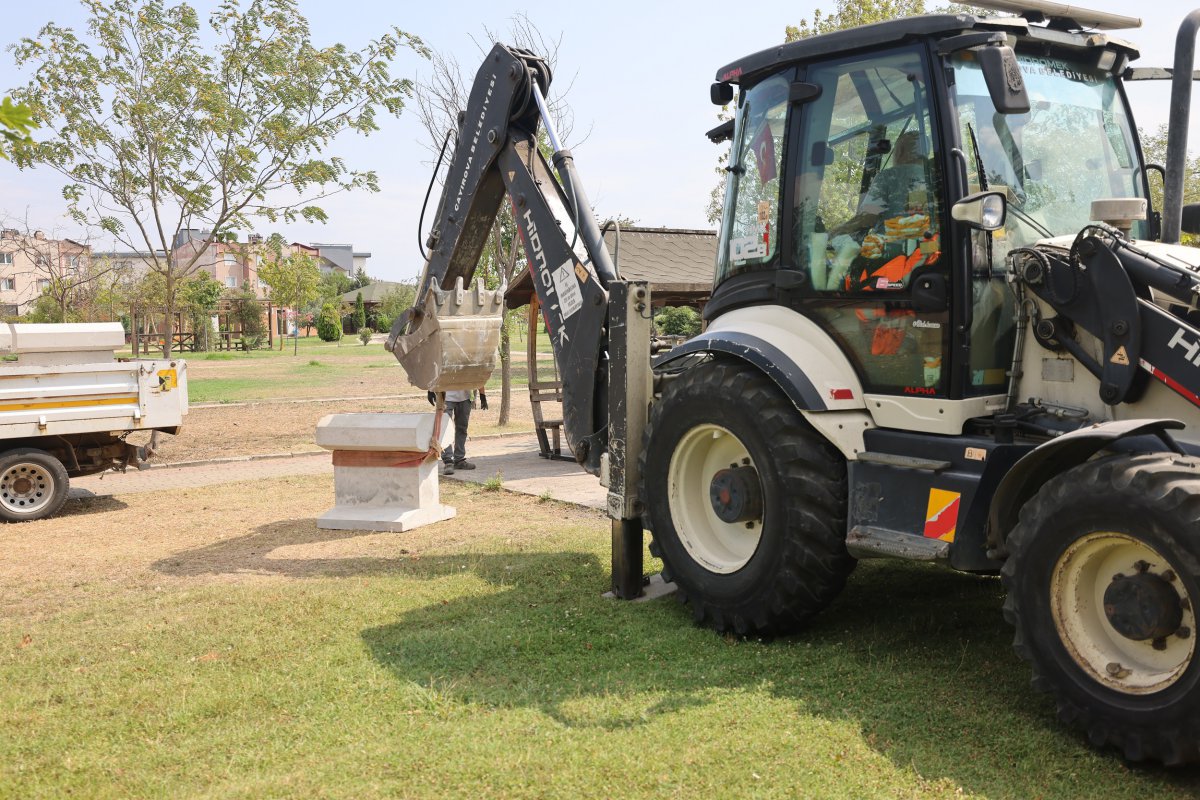 Park ve Bahçeler ekiplerinden çevre düzenleme çalışmaları