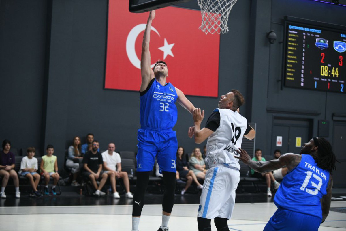 Çayırova Belediyesi, Balıkesir’i hazırlık maçında mağlup etti