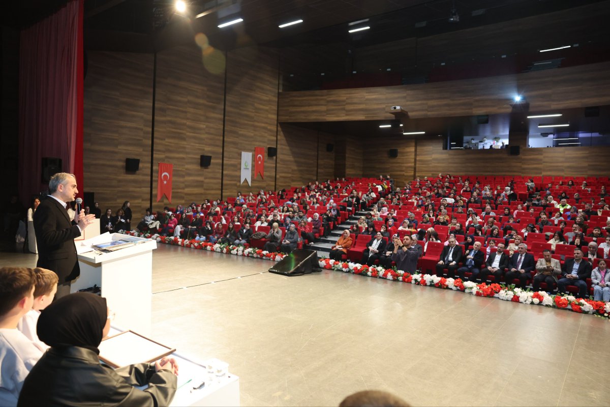 Çayırova’da bilgi evi öğrencileri, bilgilerini yarıştırdı