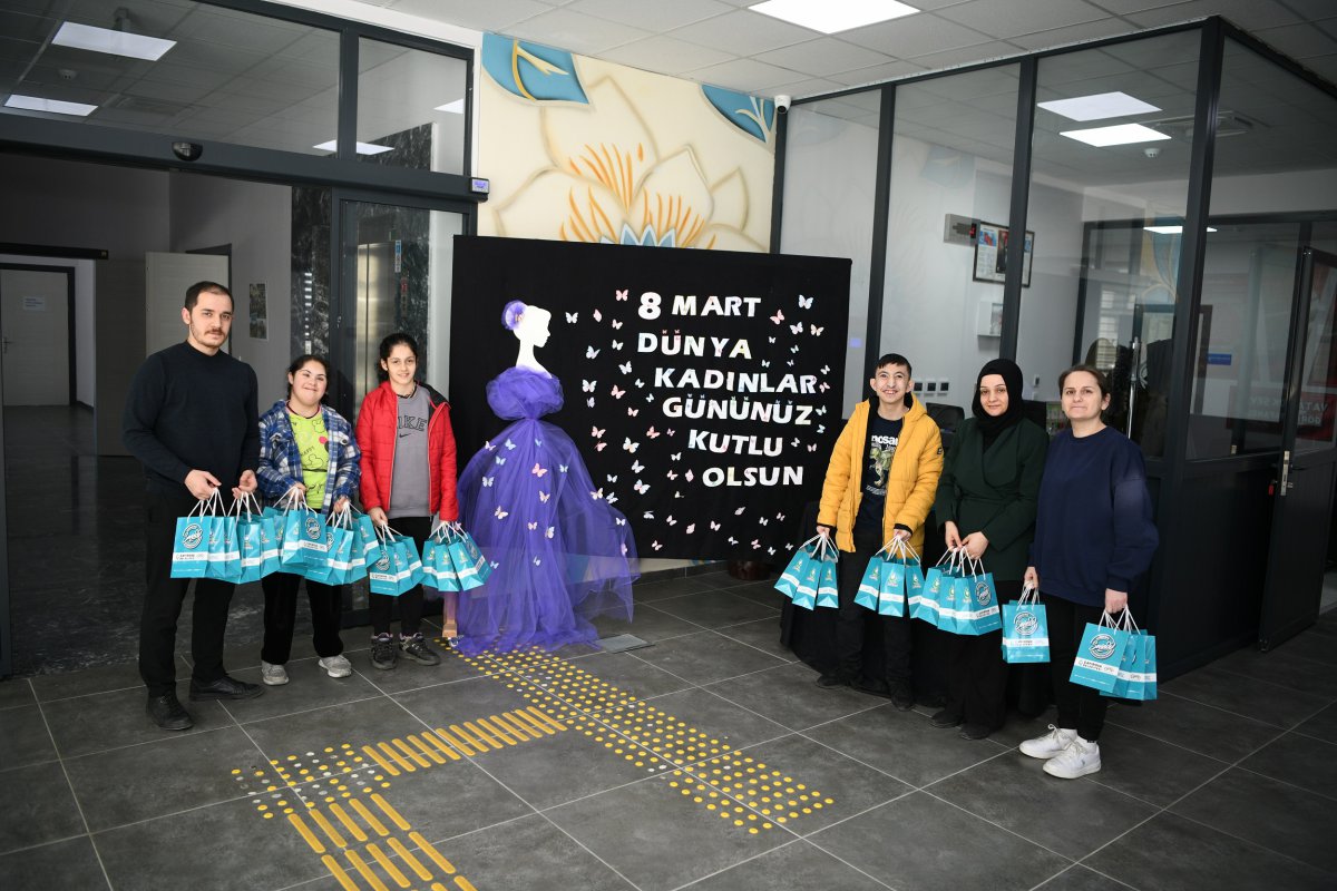 Özel bireylerden, en özel 8 Mart hediyesi