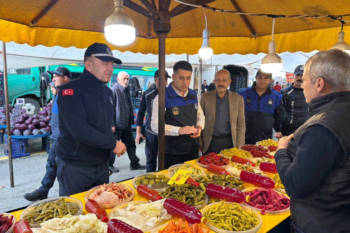 Çayırova Zabıtası, pazar denetimi gerçekleştirdi