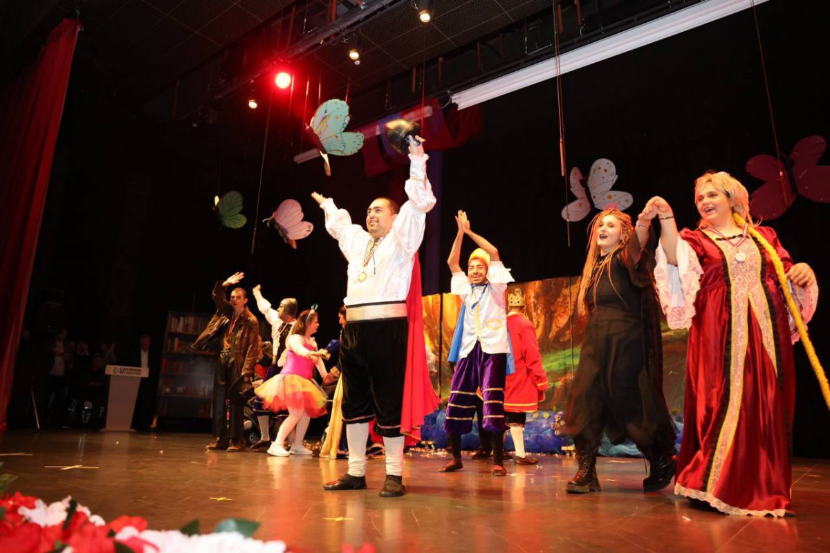 Çayırovalı özel bireylerin hünerleri ayakta alkışlandı