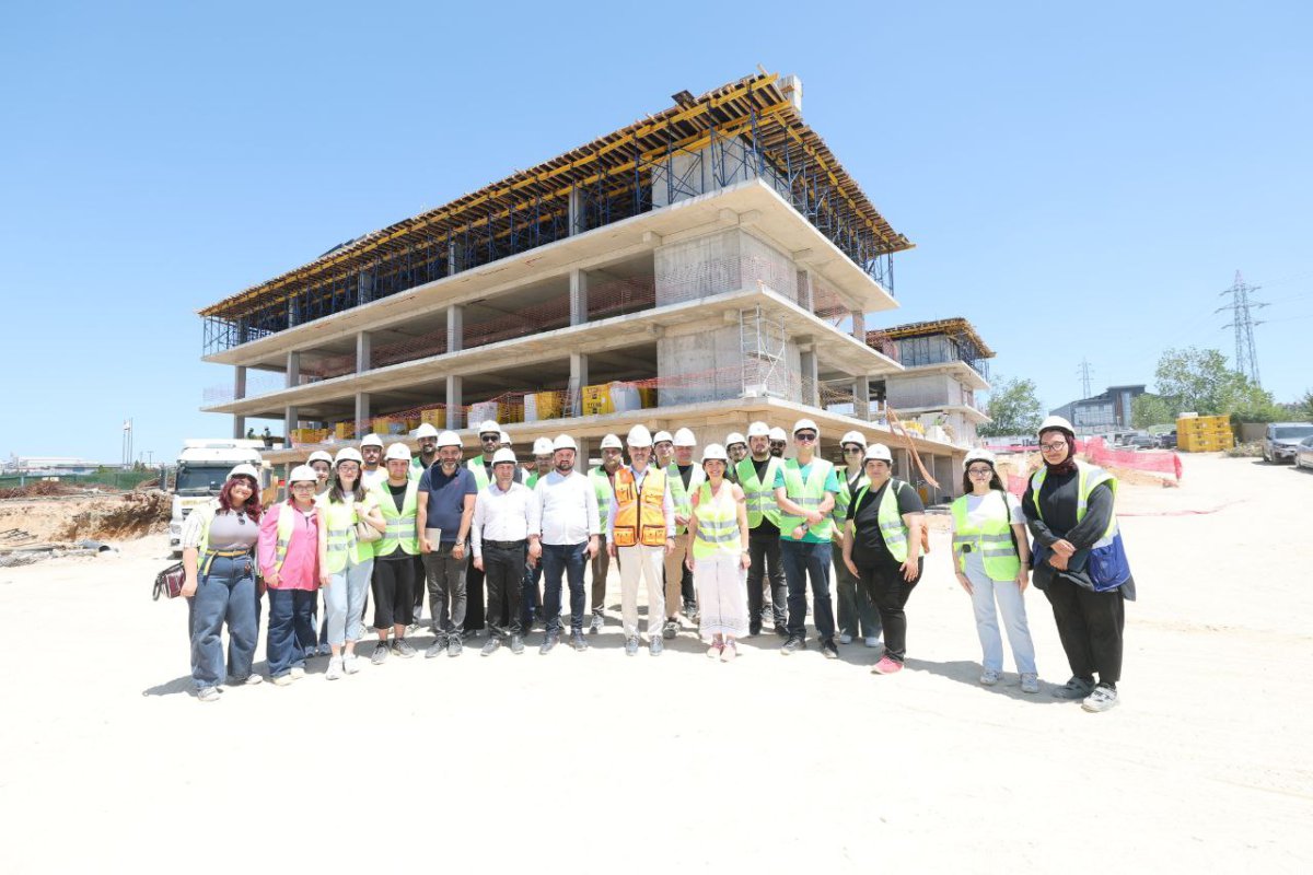 Başkan Çiftçi, geleceğin mühendislerine spor lisesini anlattı