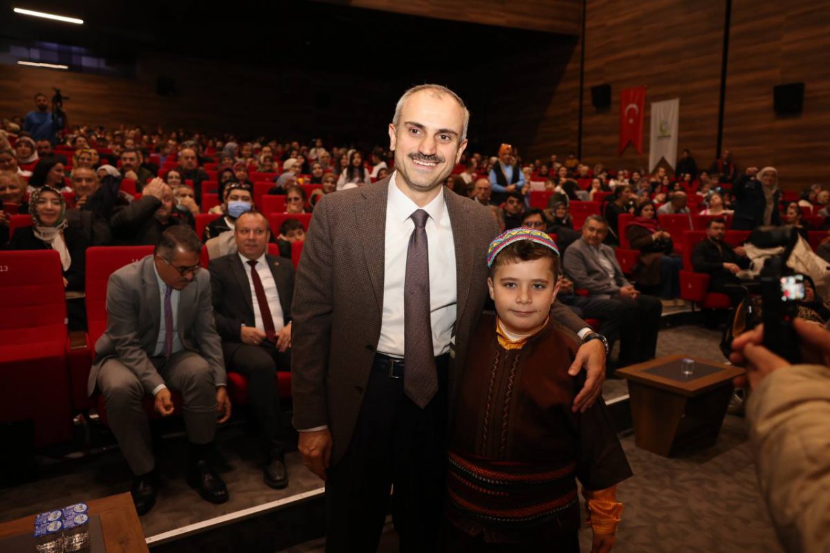 Çayırovalı özel bireylerin hünerleri ayakta alkışlandı
