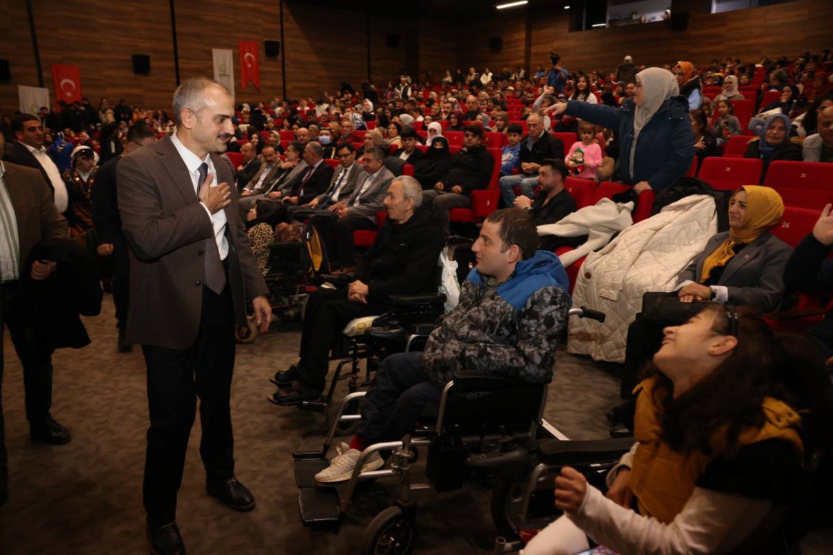 Çayırovalı özel bireylerin hünerleri ayakta alkışlandı
