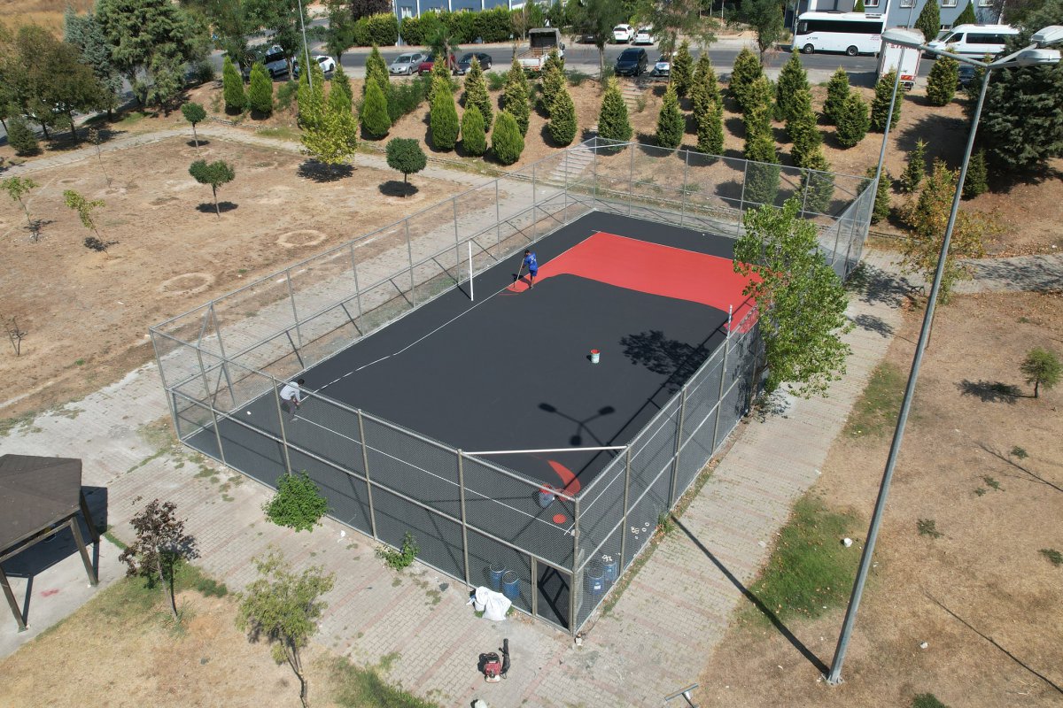 Gençlik Parkı’nın spor sahaları yenileniyor
